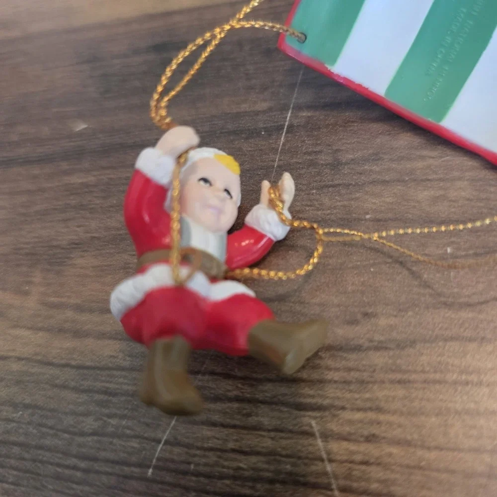Christmas‎ Tree Ornament Elf Parachuting Vintage Holiday Decor Unique 3